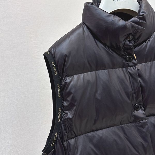 【新作2024AW】モンクレール Badiaダウンベスト 偽物　ロゴ ブラック mog55256